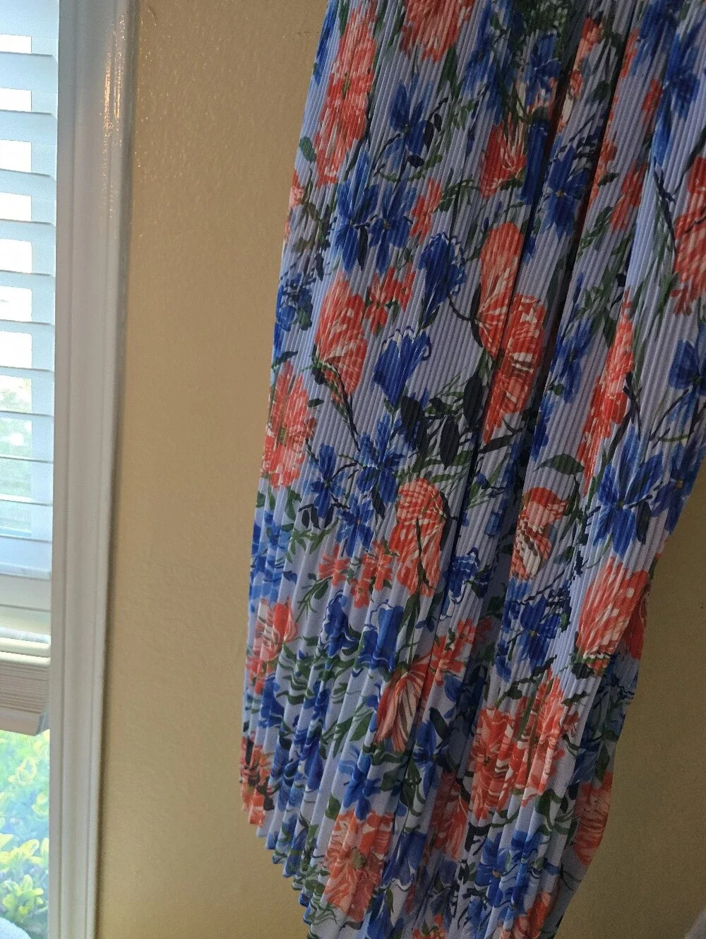 NWT Elie Tahari The Morgan Midi Dress Floral Pleated Halter in size Small - Picture 11 of 17